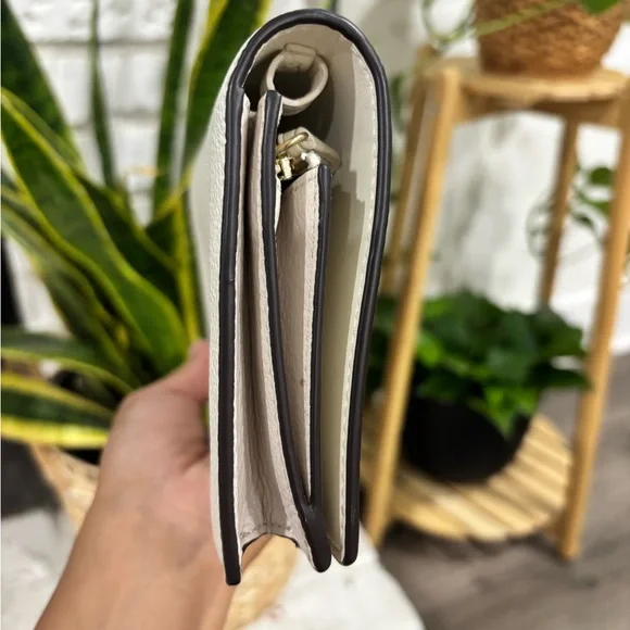 Coach Wallet - Picture 5 of 9